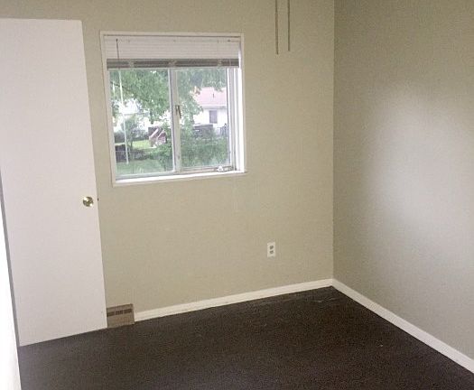 5th image of 6704 Village Square Dr