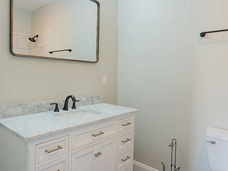 33 Michigan Ln — Photo 16