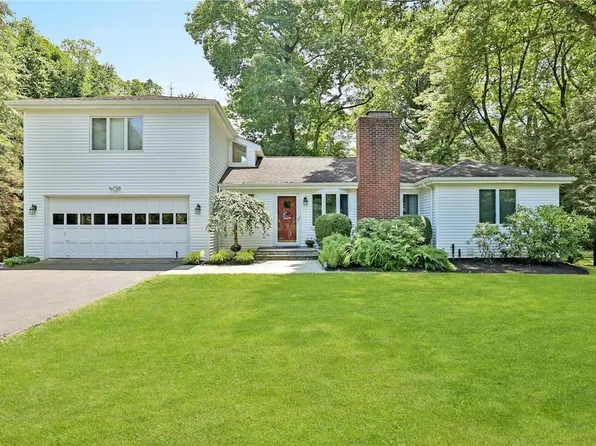 98 Larrys Lane, Pleasantville, NY 10570