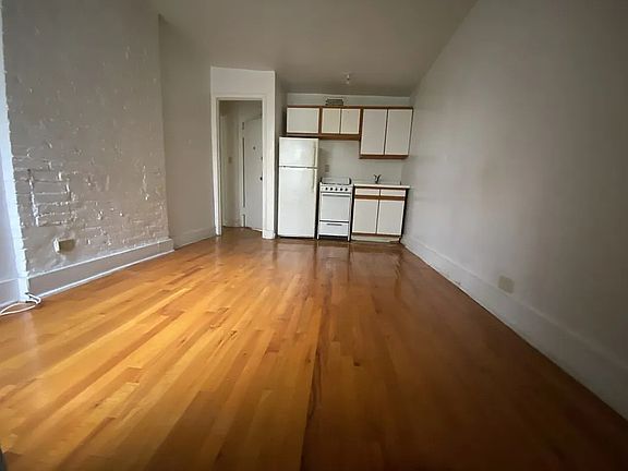 3rd image of 20 Columbia Pl #47