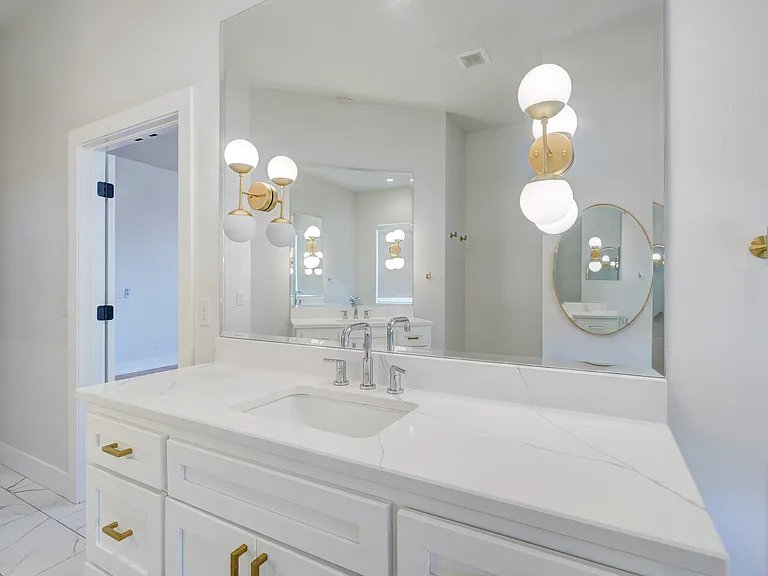 101 Pont Neuf Ct — Photo 33