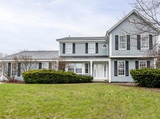 1340 Pioneer Trl, Waukesha, WI 53186