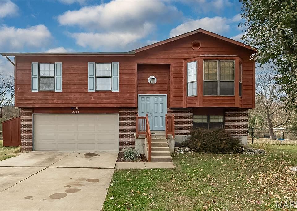 1st image of 2546 Lombard Ln