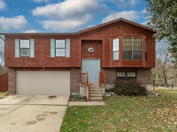 2546 Lombard Ln, Imperial, MO 63052