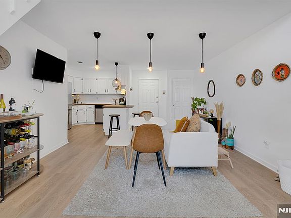 5th image of 199 Union Ave APT 2F