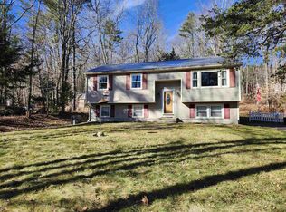 12 John St, Raymond, NH 03077
