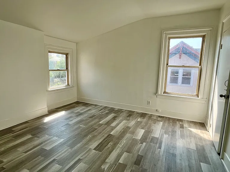 366 Whalley Ave #2 — Photo 2