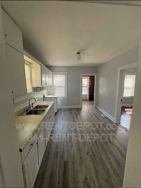 2 bed, 1.0 bath, 752 sqft, $895 — Photo 4