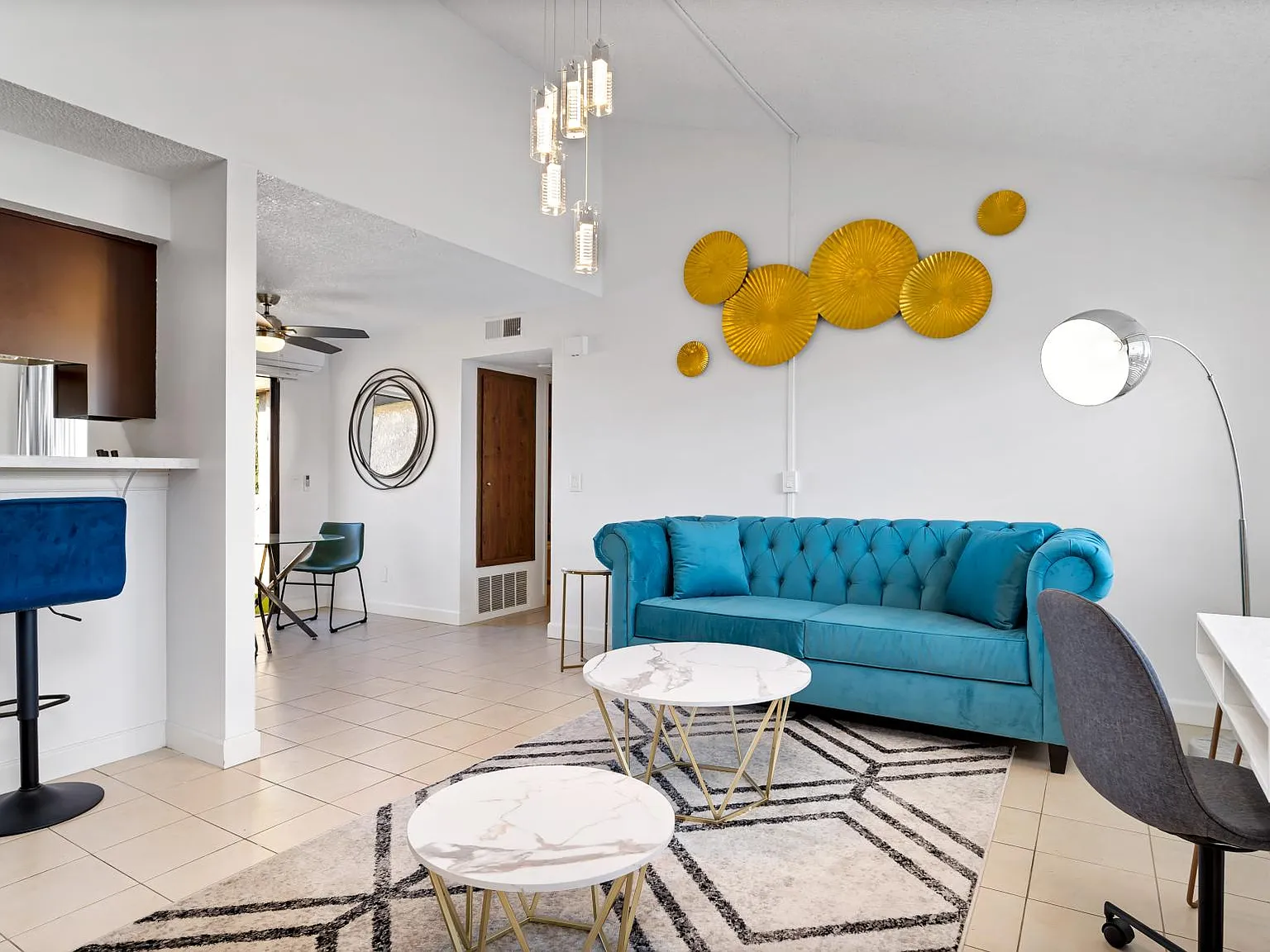 1 bed, 4398 sqft, $3,300 — Photo 3