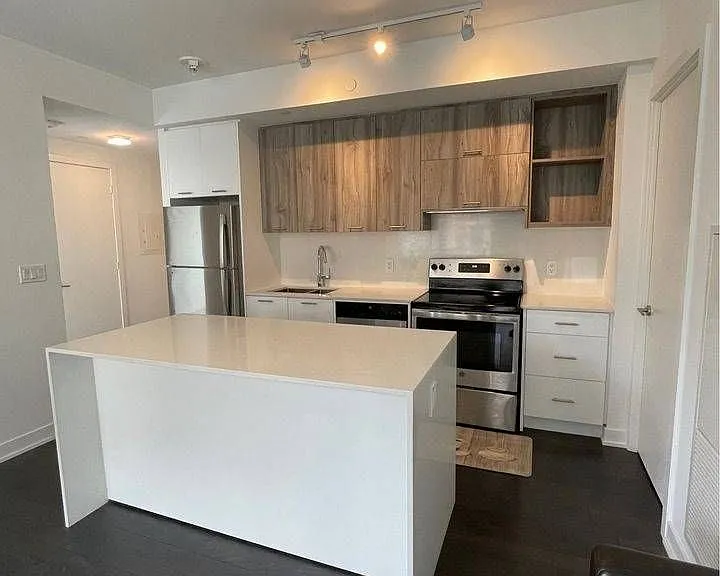 180 Veterans Dr #209 — Photo 15