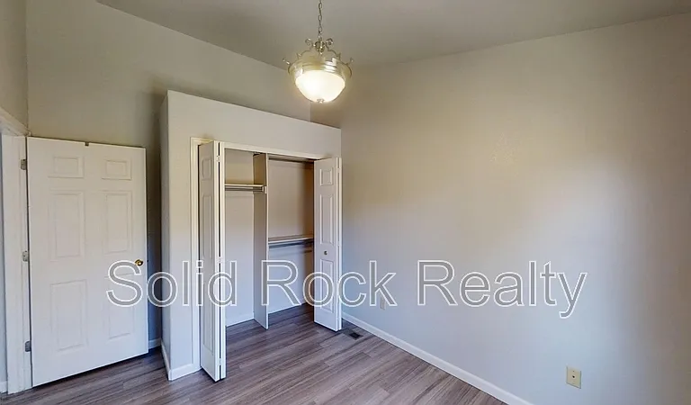 6945 Yellowpine Dr — Photo 10