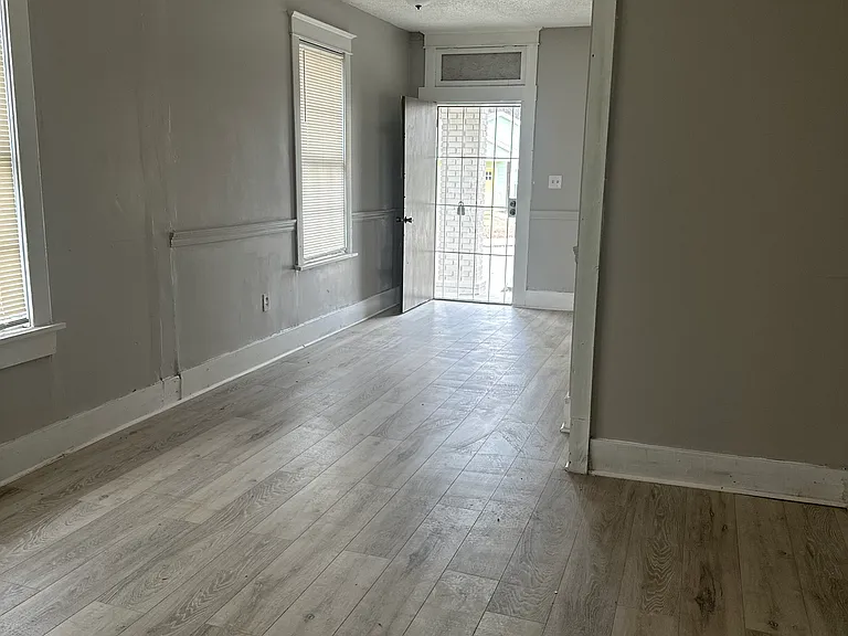 1915 E McLemore Ave — Photo 8