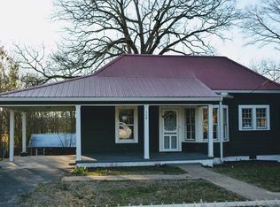 112 Plant St, Plantersville, MS 38862