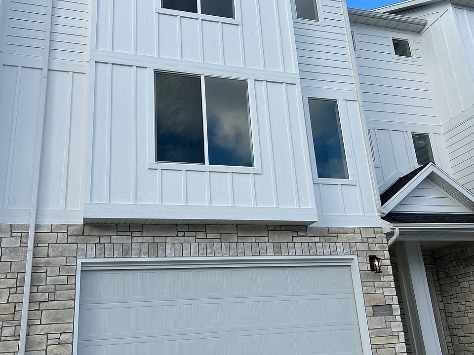 1st image of 1030 W Mountain Hollow Way N #1