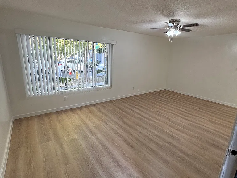 2611 Ocean Ave #5 — Photo 4