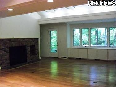 4th image of 14789 Hillbrook Ln E