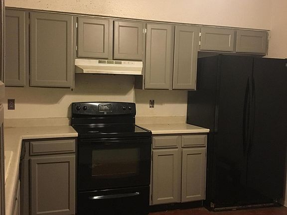 2nd image of 601 N May St APT 10
