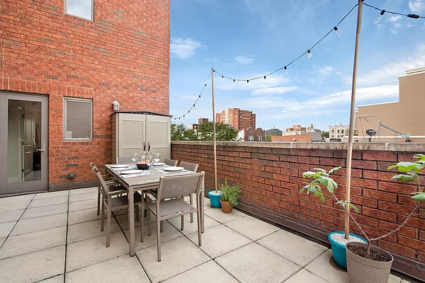 Sold by Compass | media 8