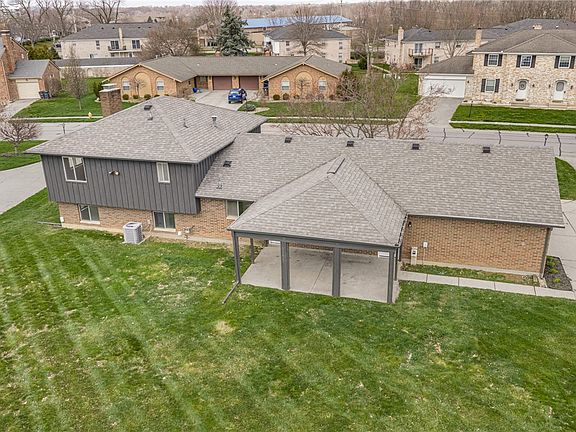 2nd image of 435 Blackstone Dr