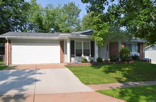 Charming 3 bedroom, 3 bath home in a wonderful neighborhood.