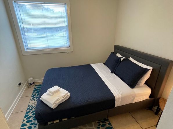 1525 E 9th St #L1-F4