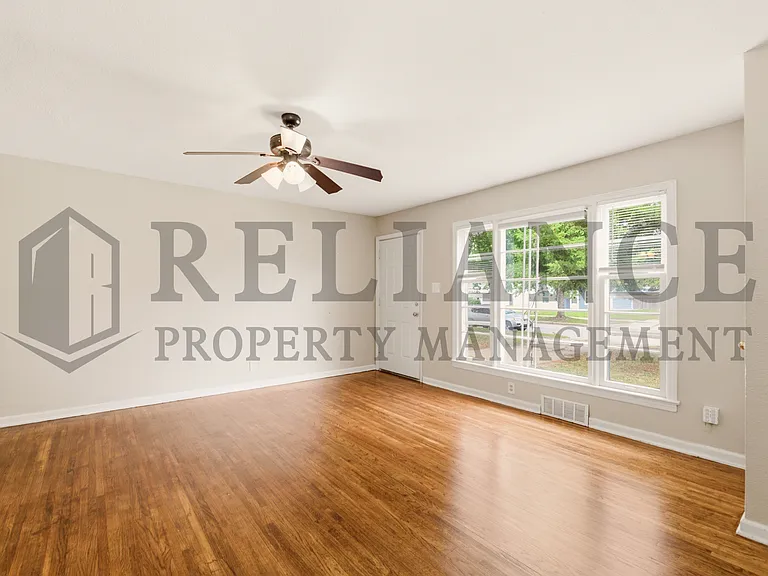 2151 S Green St — Photo 11