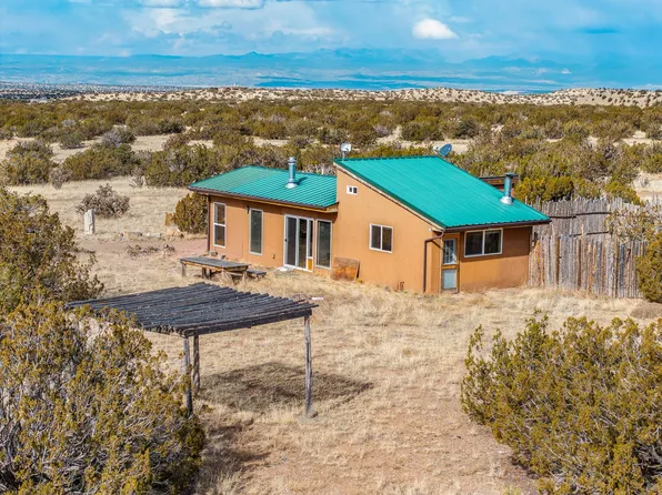 48 Rattler Rd, Cerrillos, NM 87010