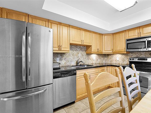 3rd image of 4000 N Cypress Dr APT 102
