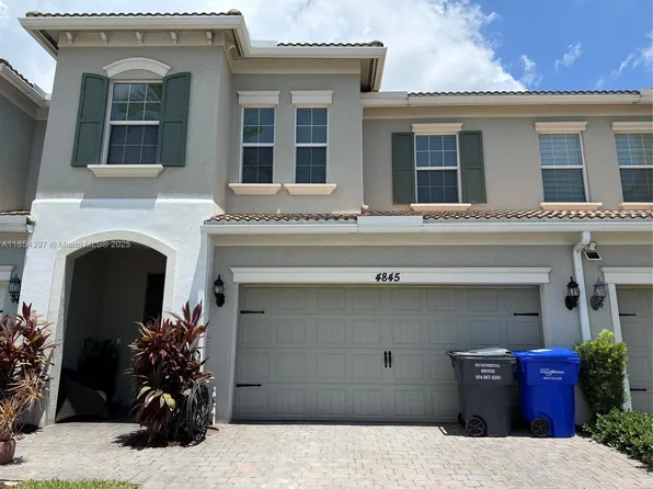 4845 Eucalyptus Dr, Hollywood, FL 33021