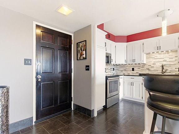 5th image of 4545 Wornall Rd APT 1104