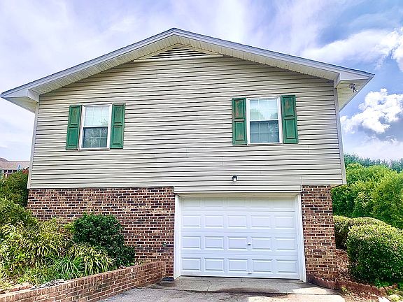 2nd image of 208 Fincastle Dr