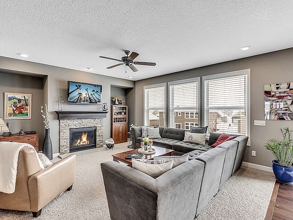 4th image of 4765 Foxtail Ln