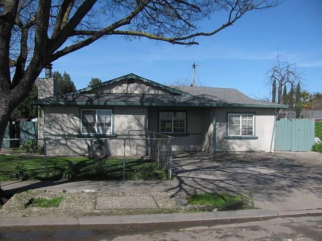 1st image of 2655 Chopin Ave