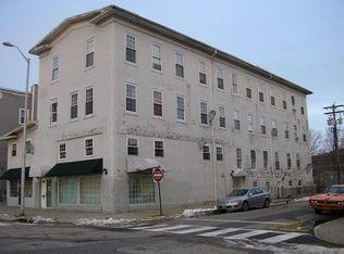 45 Minerva St, Derby, CT 06418