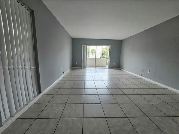 6902 N Kendall Dr APT E202, Pinecrest, FL 33156
