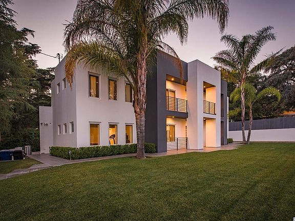 3rd image of 691 E Las Flores Dr