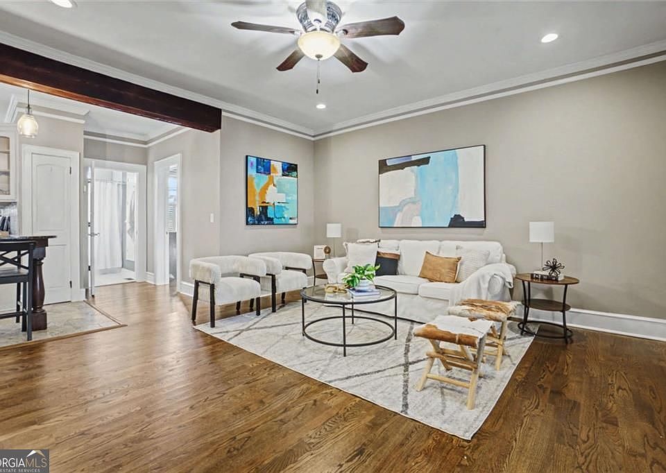 1st image of 425 10th St NE #22