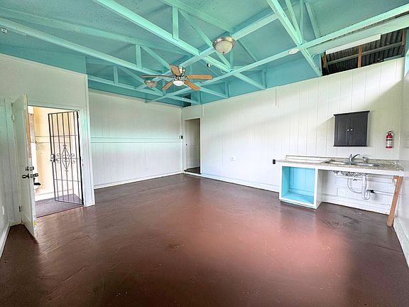 3rd image of 15-3034 Kuuhome St #1