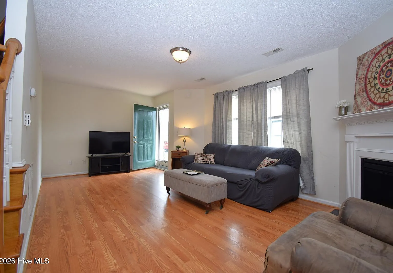 3 bed, 2.5 bath, $1,400 — Photo 4