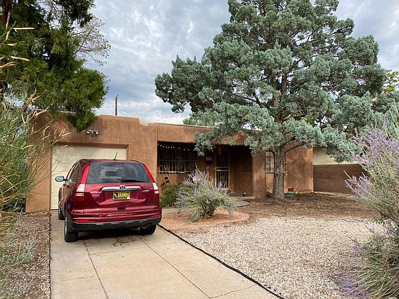 5th image of 308 Laguayra Dr NE