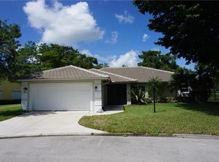 6866 Chartwell Ln, Naples, FL 34104