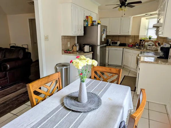 2207 Placid Dr, Carrollton, TX 75007