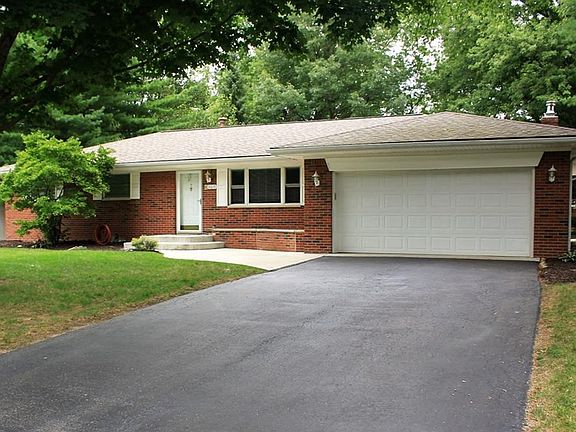 2nd image of 3619 Thorncrest Dr