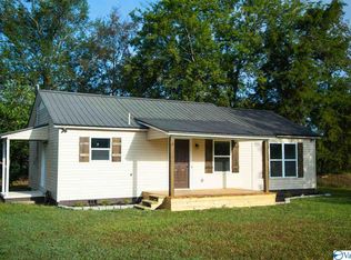 1011 Nanceford Rd SW, Hartselle, AL 35640