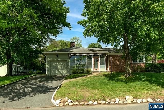 1st image of 305 Cypress Ct #I