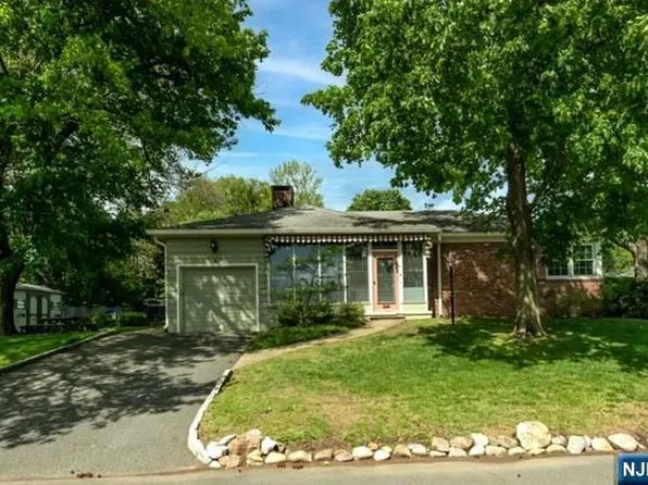 305 Cypress Ct #I, Ramsey, NJ 07446