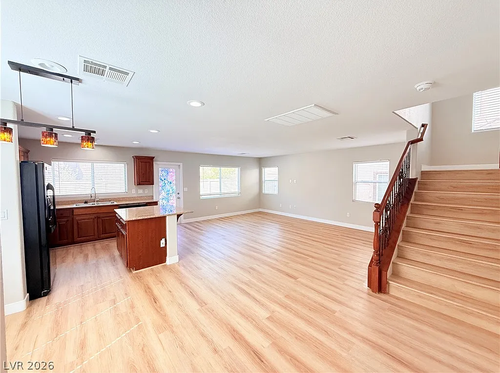 4 bed, 3.5 bath, 1740 sqft, $2,350 — Photo 4