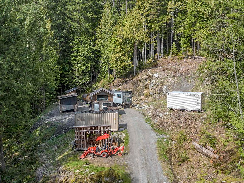 1st image of 6061 Garibaldi Park Rd