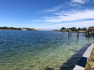 425 Caviar Dr, Fort Walton Beach, FL 32548