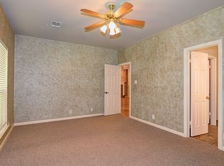 7 Cove Creek Dr, San Antonio, TX 78254